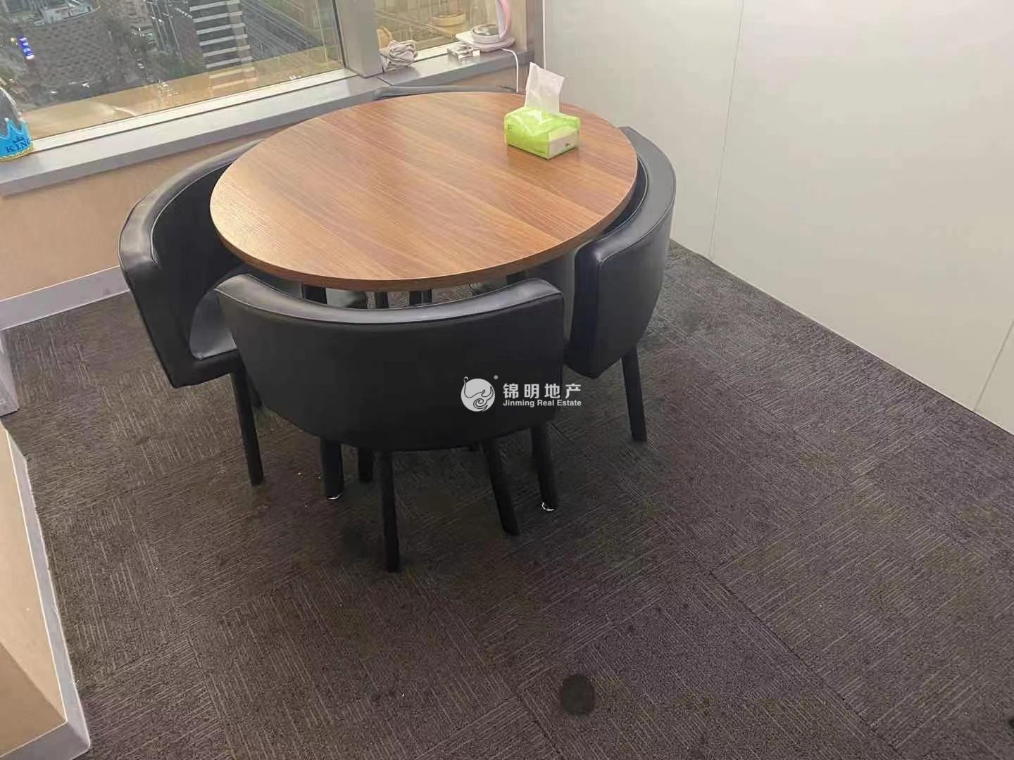 南京西路仲益大厦65平米写字楼出租